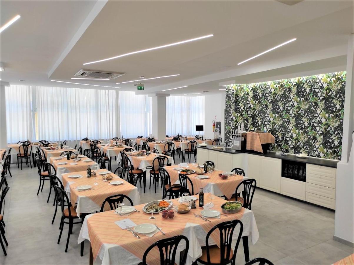 Hotel Madrid Rimini Exteriér fotografie