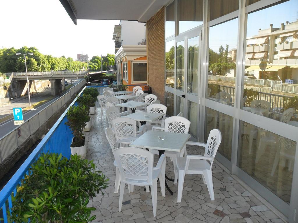 Hotel Madrid Rimini Pokoj fotografie