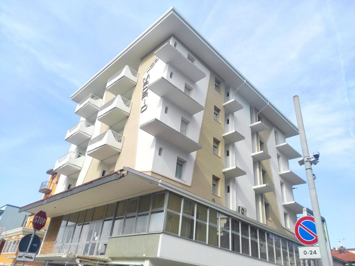 Hotel Madrid Rimini Exteriér fotografie